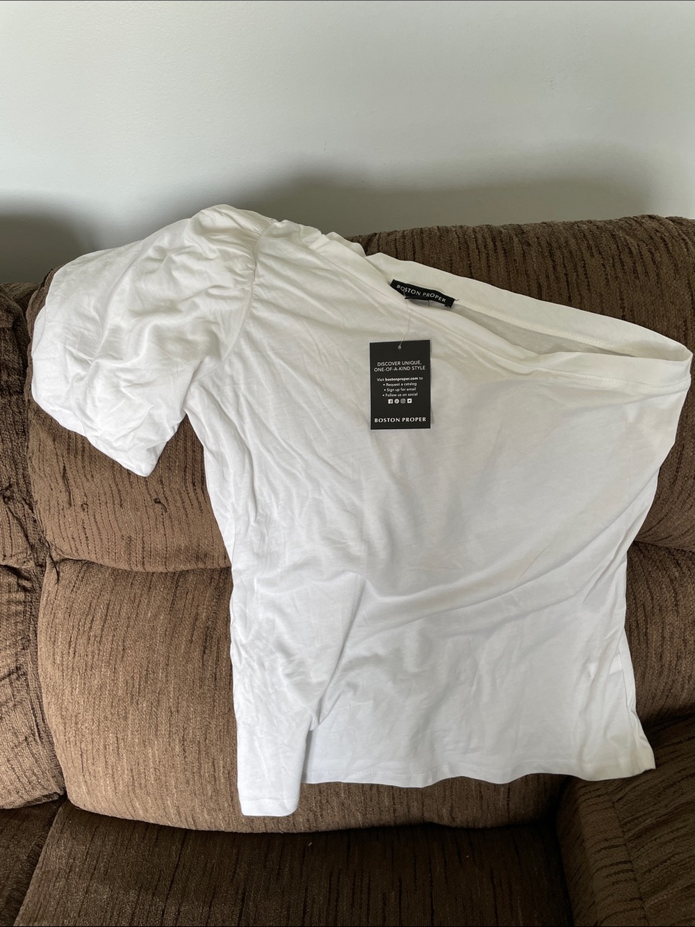Boston Proper White One-Shoulder Short Sleeve Puff Top